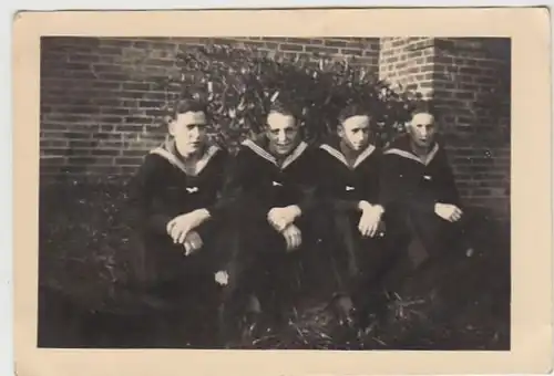 (F2337) Orig. Foto 2.WK, junge Marine-Soldaten, 1940er