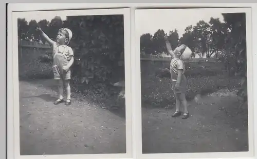 (F23271) Orig. Mini-Foto kleiner Junge im Garten 1936