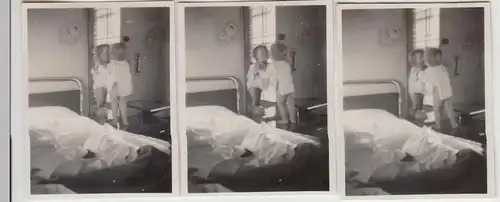 (F23178) 3x Orig. Mini-Foto Kleinkind betrachtet sich selbst im Spiegel 1934