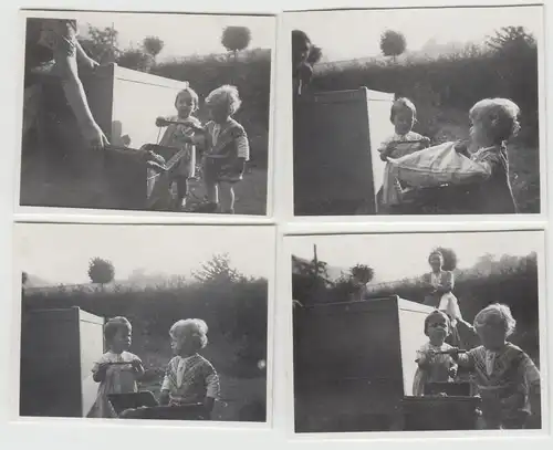 (F23162) 4x Orig. Mini-Foto kleine Kinder spielen im Garten 1934