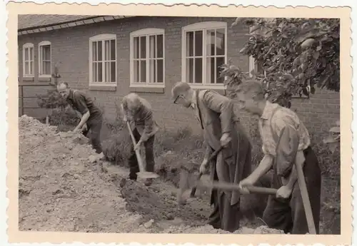 (F22812) Orig. Foto Chor Görlitz, Arbeitseinsatz in der Stadtziegelei 1958