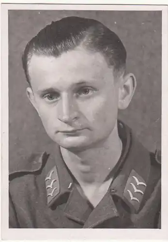 (F22778) Orig. Foto Porträt junger Luftwaffe-Soldat 1942-44