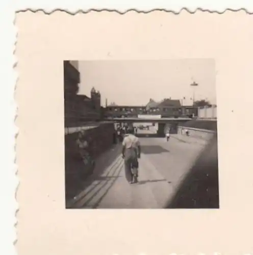 (F22764) Orig. Mini-Foto Pardubitz, Pardubice, Straßenbrücke beim Bahnhof 1941