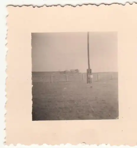 (F22756) Orig. Mini-Foto Luftwaffen-Stützpunkt i. Pardubitz 1941, Mast