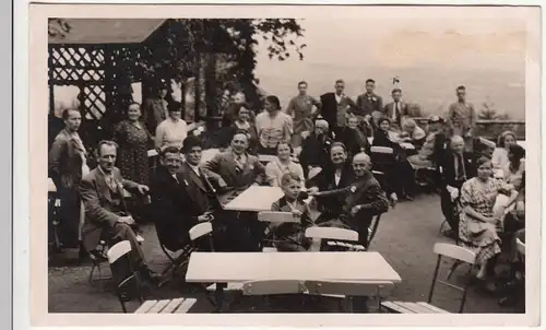 (F22713) Orig. Foto Huhberg (Bieleboh), Personen i.d. Gastwirtschaft 1938