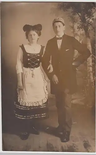 (F22561) Orig. Foto Porträt junge Frau. junger Mann Student 1920er