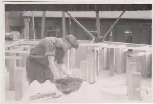(F22416) Orig. Foto DDR Arbeiter auf der Baustelle, 1950er