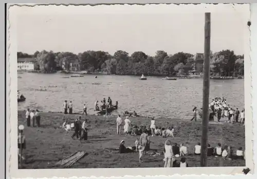 (F22370) Orig. Foto Personen am Wasser, Sportveranstaltung, Ruderer 1950er