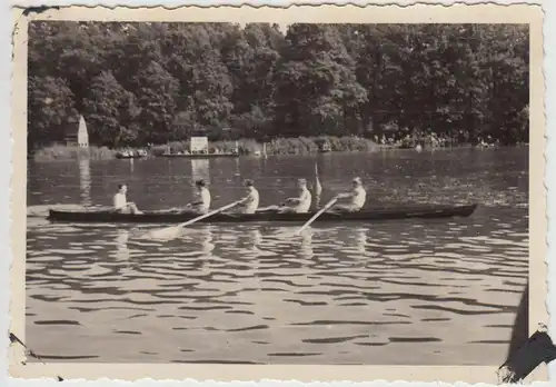 (F22360) Orig. Foto Sport-Ruder-Mannschaft a. Torgau a.d. Wasser 1950er