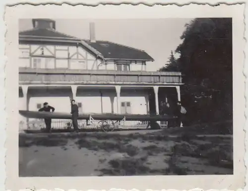 (F22334) Orig. Foto Picknick, Kochstelle an einem Kanal, DDR 1950er