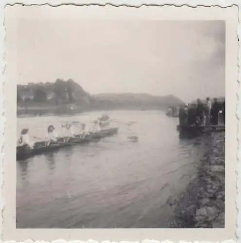 (F22327) Orig. Foto Sport-Ruderboote a.d. Elbe bei Torgau 1950er