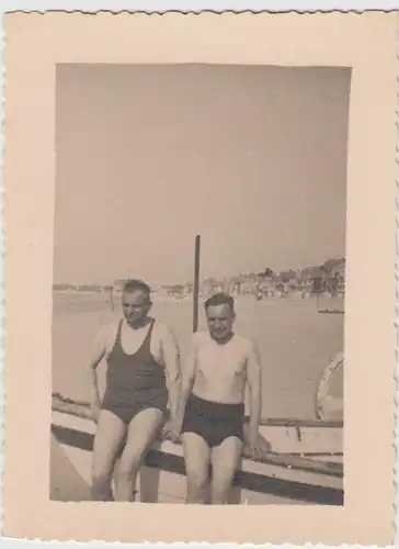 (F22280) Orig. Foto deutsche Soldaten in Zivil, Strand in (St. Malo?) 1940