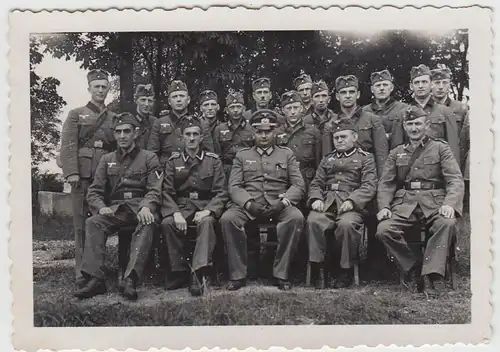 (F22121) Orig. Foto Weilerswist, Gruppenbild deutscher Soldaten im Freien 1939