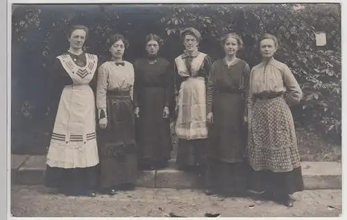 (F22112) Orig. Foto Damen, Gruppenbild im Freien 1920er
