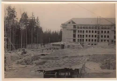 (F22069) Orig. Foto Bau der Lungenheilstätte in o. bei Nordhausen 1950er