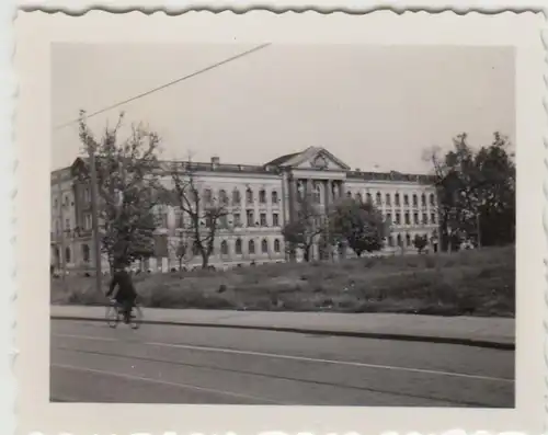 (F21956) Orig. Foto Berlin, unbekanntes großes Gebäude nahe Uni 1952