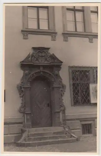 (F21933) Orig. Foto Berlin, verzierte Tür am Haus der Stadtbibliothek 1952