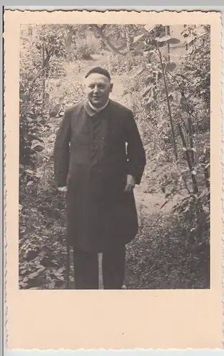 (F21868) Orig. Foto Herr im Freien, Prälat aus Bamberg 1934