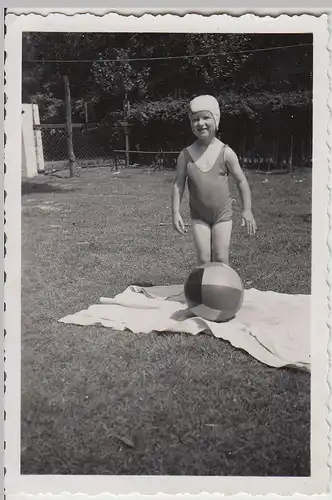 (F21698) Orig. Foto Mädchen m. Badeanzug u. Kappe, Ball 1939