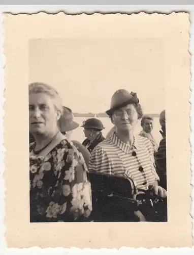 (F21581) Orig. Foto Berlin, Frauen auf dem Tegeler See 1939