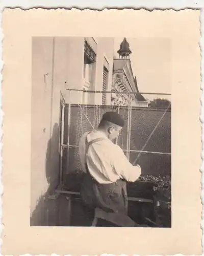 (F21562) Orig. Foto Herr auf dem Balkon 1939