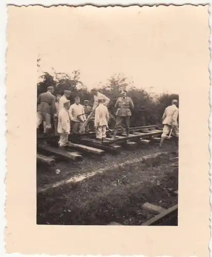 (F21423) Orig. Foto deutsche Soldaten beim Gleisbau 1938