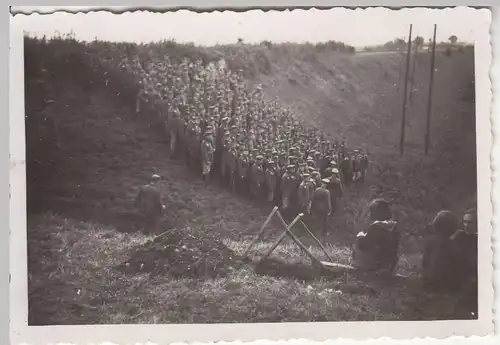 (F21420) Orig. Foto deutsche Soldaten, Vorbereitung zum Gruppenbild 1938