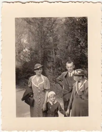 (F21369) Orig. Foto Personen, Wanderung im Rabenauer Grund 1938