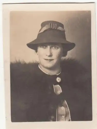 (F21364) Orig. Foto Passbild, Porträt junge Frau mit Hut 1938