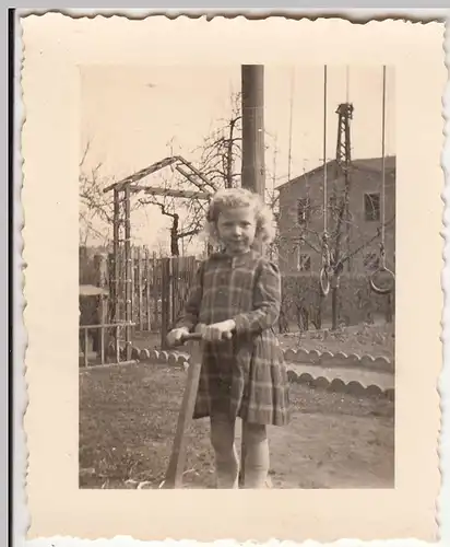 (F21357) Orig. Foto Mädchen Inge Müller m. Holzroller an Hänge-Schaukel 1938