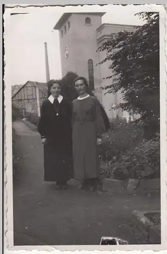(F21297) Orig. Foto Frauen, Schwestern auf dem Weg 1930er