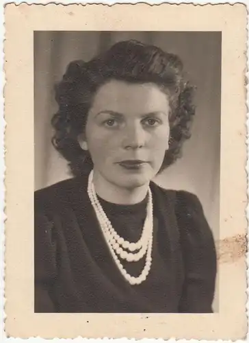 (F21285) Orig. Foto Porträt einer Frau 1930er