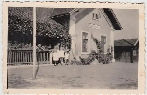 (F21181) Orig. Foto Frauen am Bahnhof von Liebshausen, Lib?eves 1944