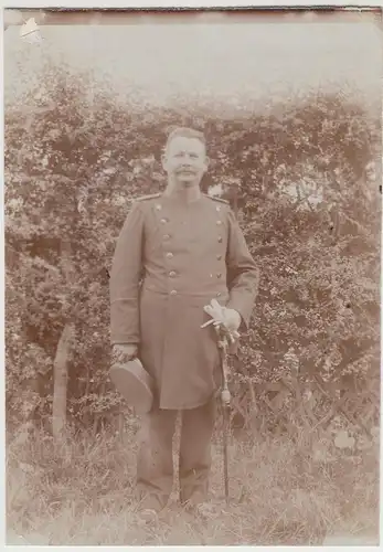 (F21118) Orig. Foto Mann in Uniform im Freien 1910er