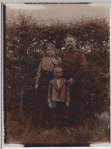 (F21113) Orig. Foto Familie im Freien 1910er