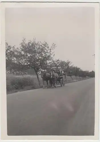 (F21057) Orig. Foto Pferdekutsche auf der Landstraße 1938
