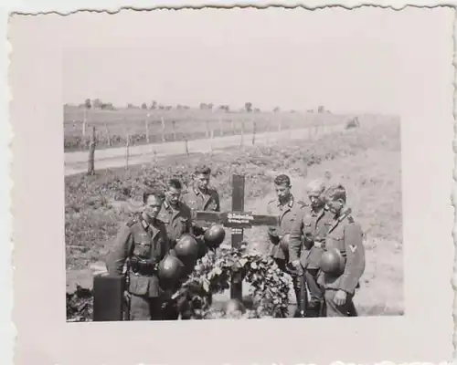 (F2095) Orig. Foto 2.WK, Bestattung e. Wehrmacht-Angehörigen, 1940er