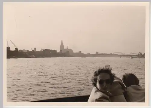 (F20945) Orig. Foto Köln, Blick über den Rhein 1957