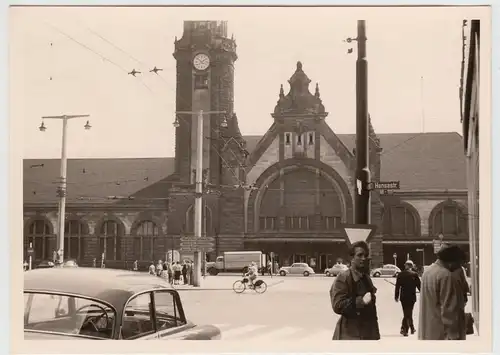 (F20926) Orig. Foto Krefeld, Bahnhof und Vorplatz 1957