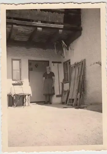 (F20869) Orig. Foto Ramsau, Wirtin vom Haus Freiblick 1956
