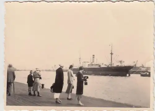 (F20764) Orig. Foto Hamburg, Frauen an den Landungsbrücken 1936