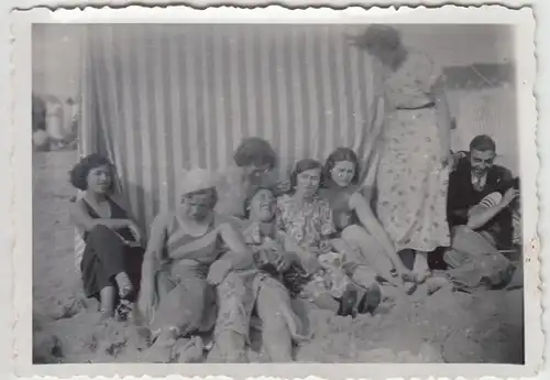 (F20750) Orig. Foto Katwijk aan Zee, Personen am Strand 1934