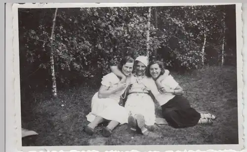(F20742) Orig. Foto Leiden, junge Frauen sitzen im Gras im Park Leidse Hout 1934