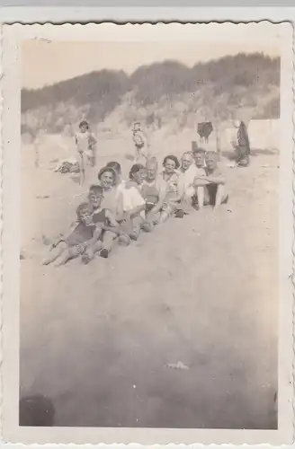 (F20730) Orig. Foto Katwijk aan Zee, Personen am Strand 1933