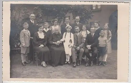 (F20680) Orig. Foto Personen, Gruppenbild im Garten, Kommunion 1933