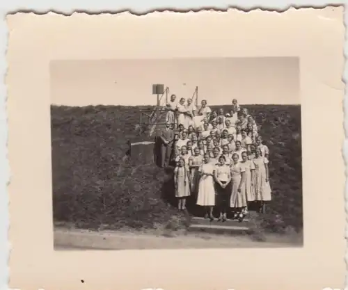 (F20666) Orig. Foto Cuxhaven, Mädchen Frauen a. Treppe, Düne, 1936