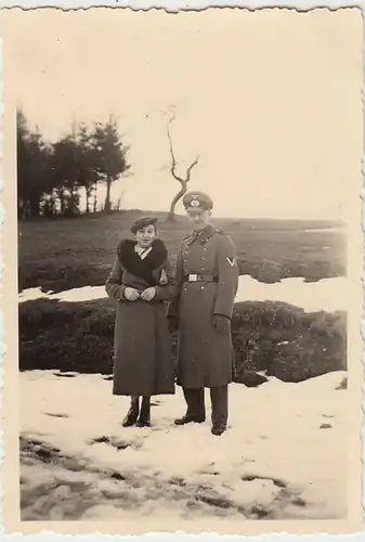 (F2062) Orig. Foto Wehrmacht-Soldat mit Frau im Winter 1937-38