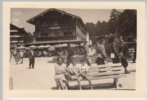 (F20548) Orig. Foto Schönau am Königssee, Personen am Hotel 1950er