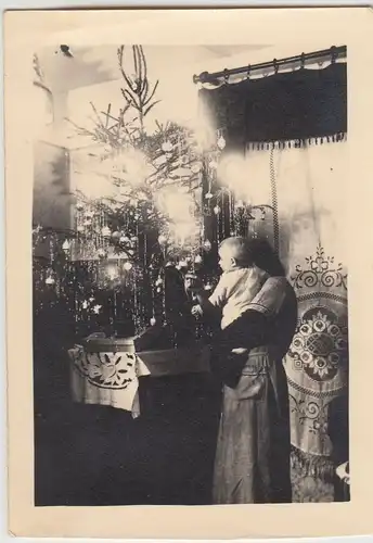(F20495) Orig. Foto Frau m. Kleinkind am Weihnachtsbaum 1930er