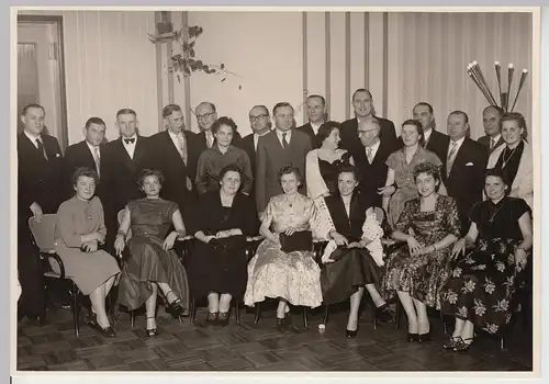 (F20478) Orig. Foto Diepholz, Treffen ehem. Studenten im Hotel Gerke 1957